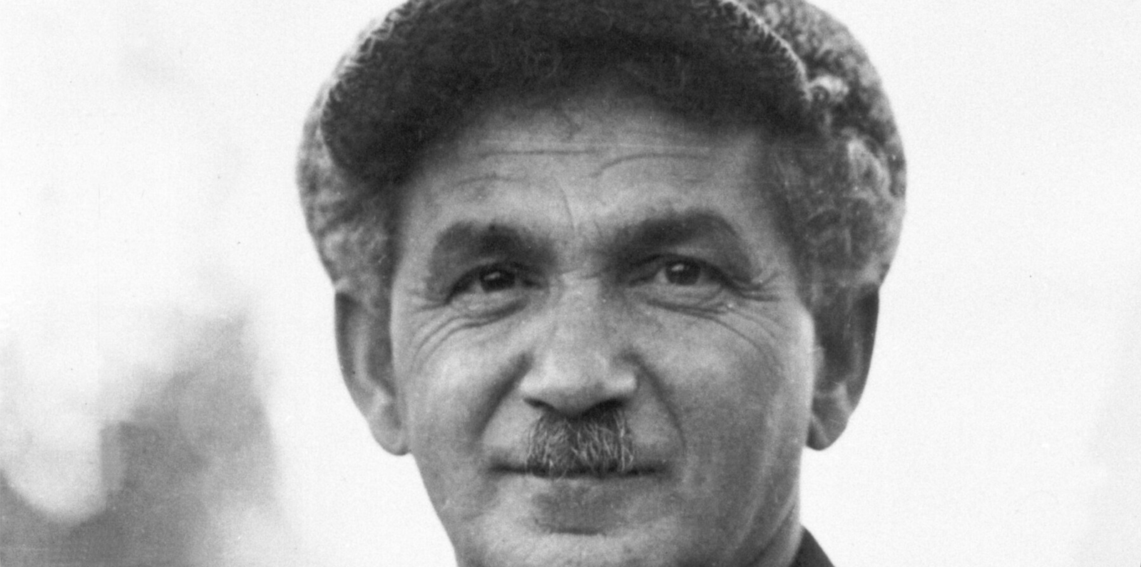 בין מהפכה למסורת: דרכו המאוזנת של ברל כצנלסון